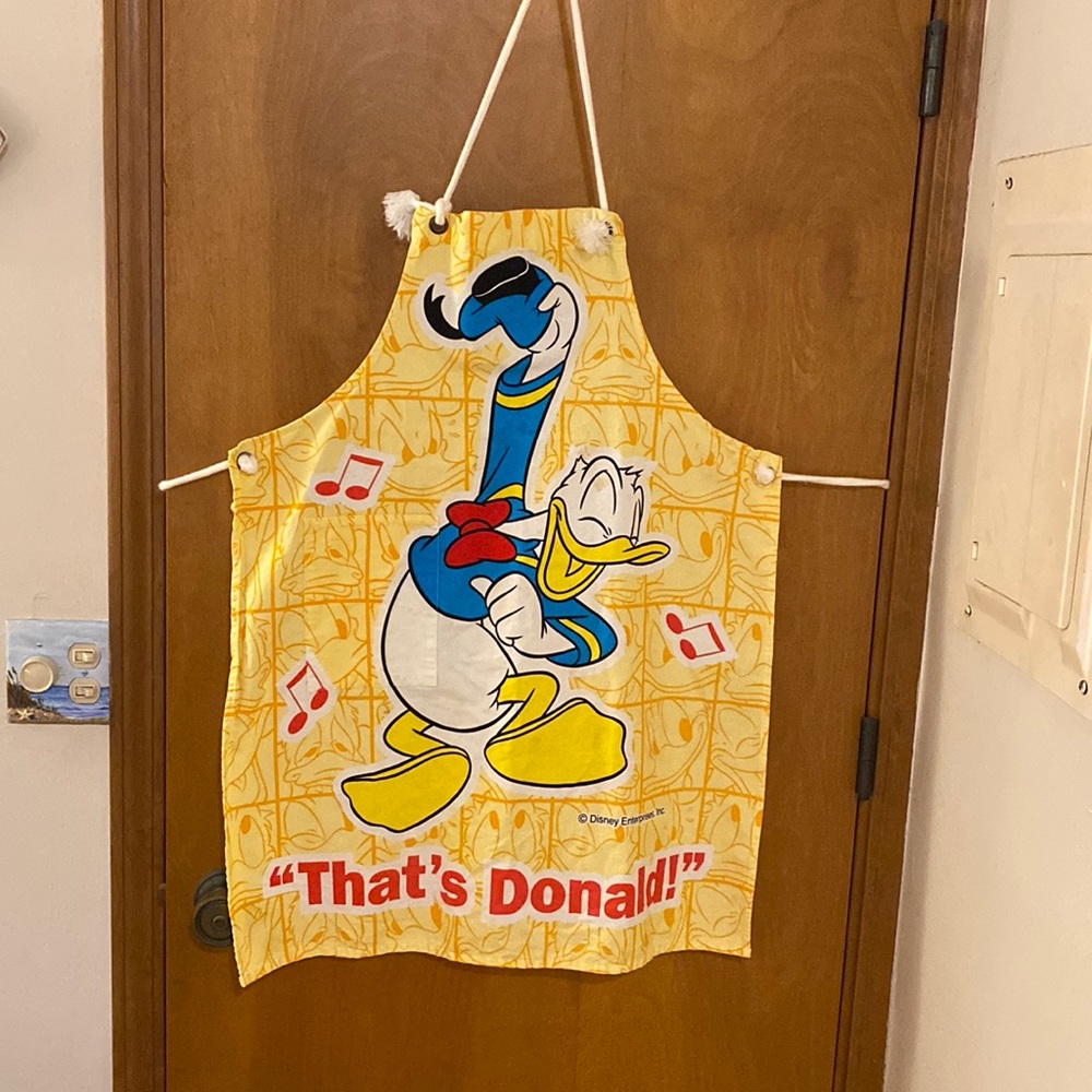 Disney Enterprises, Inc. Donald Duck Apron